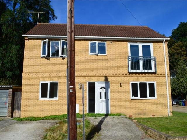 Rookwood Close, Grays RM17, 2 bed flat to rent, £1,375 pcm | PrimeLocation