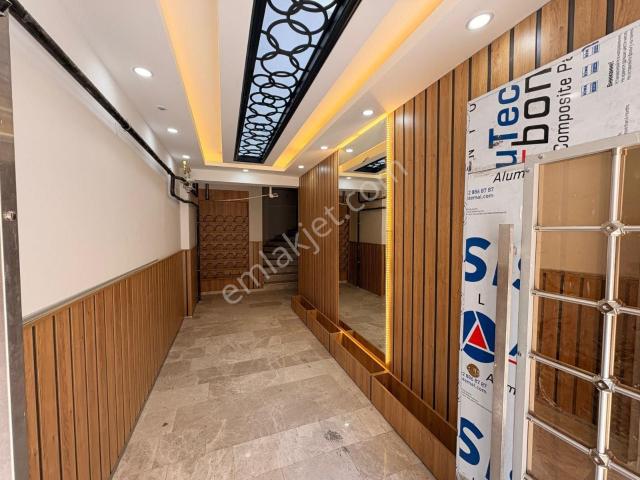 Sultanbeyli Metro İstasyonuna 1 Dakika Konumda Özel Tasarım 2+1