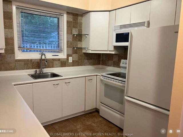 Room1 5 Onslow Court, Oakville