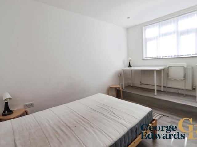 Room on Osmaston Road Derby DE1 2JF 1 bed in a house share to rent £500 pcm £115 pw