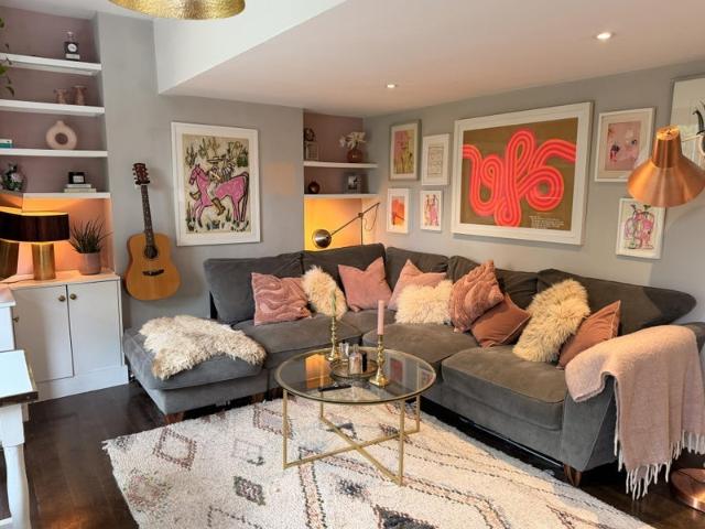 Apartment at Mount Pleasant Lane, Greater London