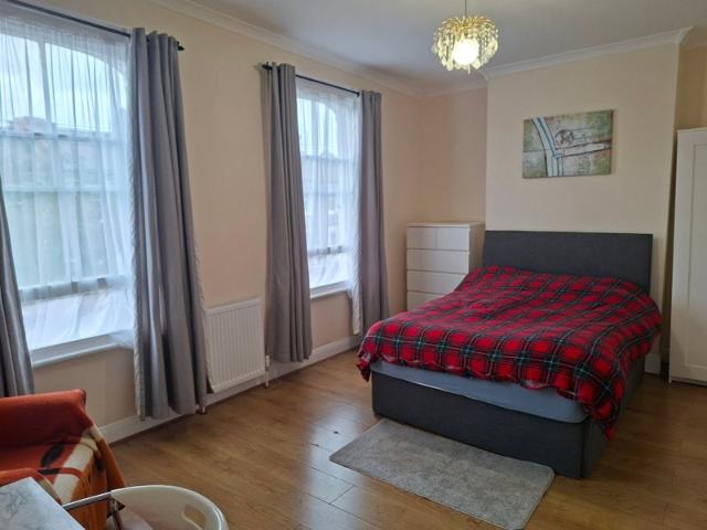 Apartment at Naylor Road, Greater London