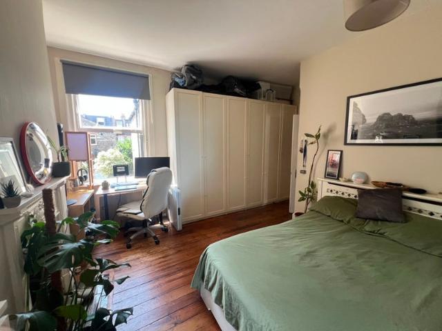 Apartment at Oakmead Road, Greater London