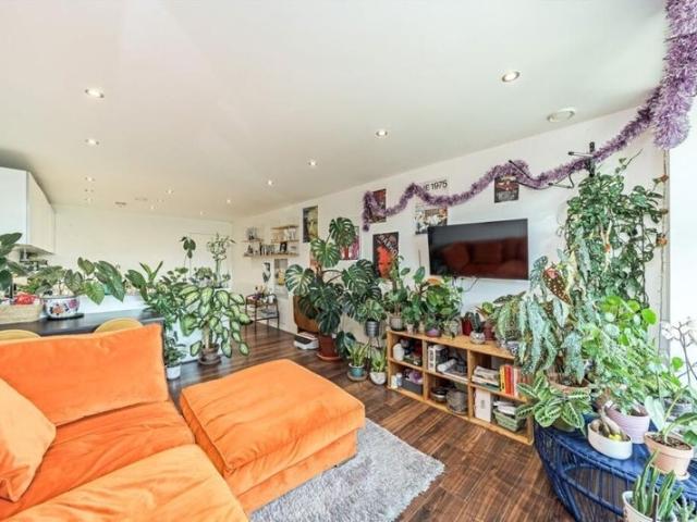Apartment at Carlton Grove, Greater London