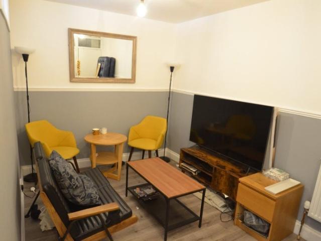 Apartment at Carlton Grove, Greater London