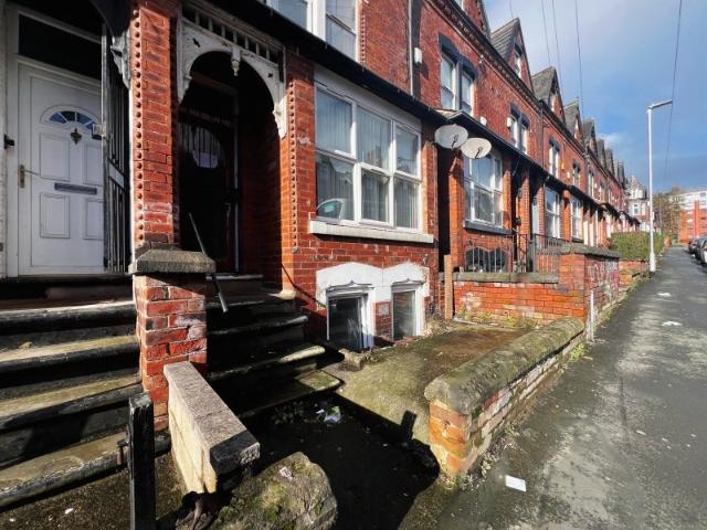 House at Chestnut Avenue, Leeds