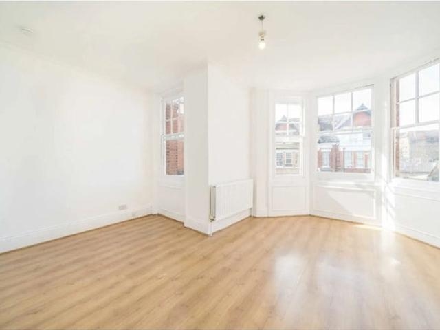 Apartment at Gleneldon Road, Greater London