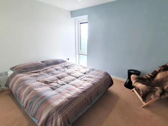 Apartment at Hayling Way, Greater London