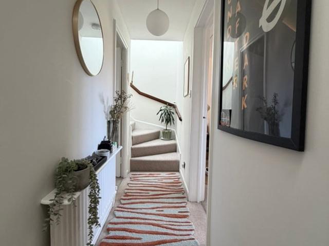 Apartment at Hogarth Crescent, Greater London