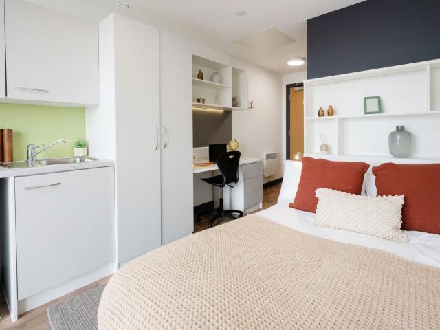Apartment at Raleigh Street, Plymouth