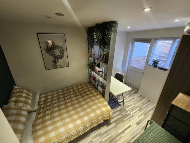 Apartment at Ramsden Road, Greater London