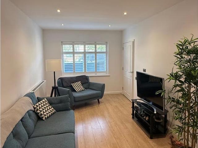 Apartment at Robinswood Gardens, Greater London