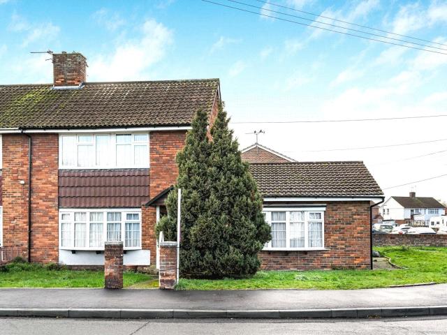 Apartment at St. Mary's Crescent, Borough of Spelthorne