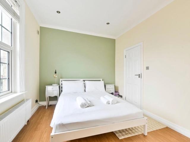 Apartment at Tetherdown, Greater London