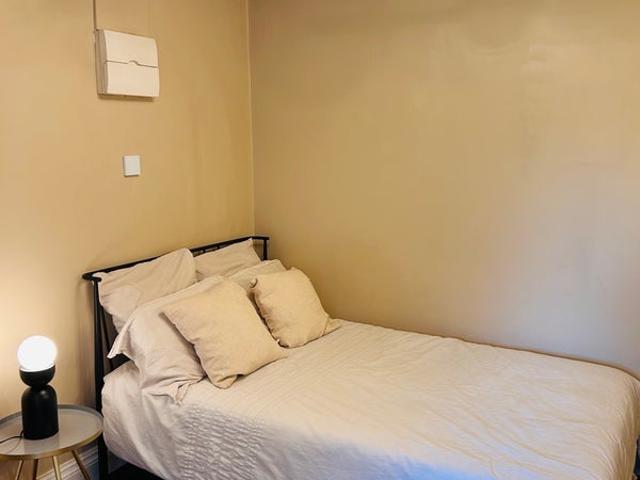 Apartment at Westwood Hill, Greater London