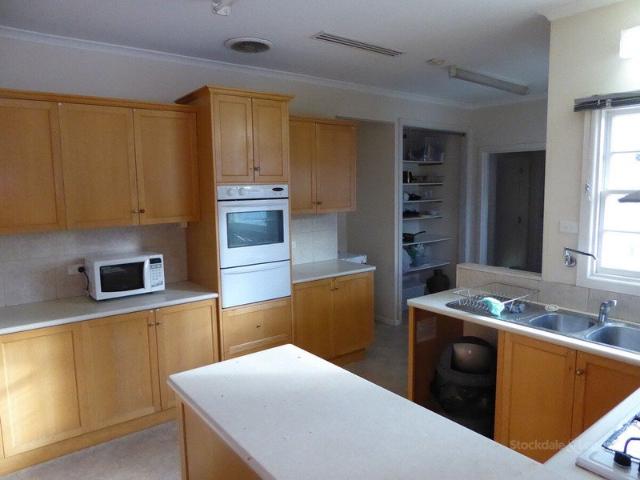 ROOM AVAILABLE ALL BILLS & INTERNET INC