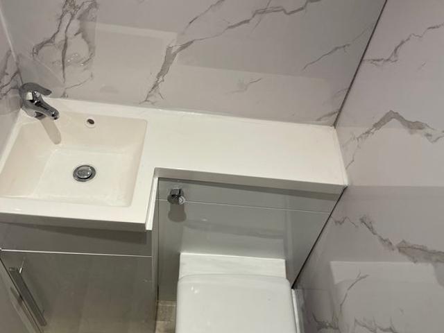 Room bathroom and kitchen single person
