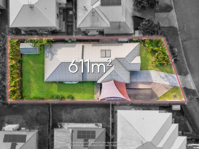 Room for the Caravan, Space for the Kids & Parkland Opposite