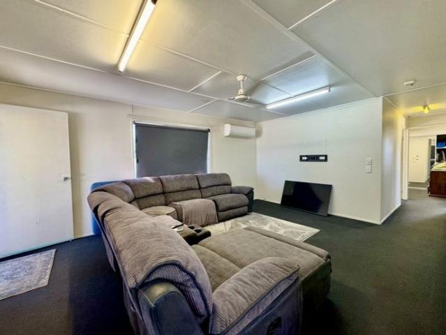 ROOM FOR THE FAMILY, CARAVAN, BOAT & MORE!