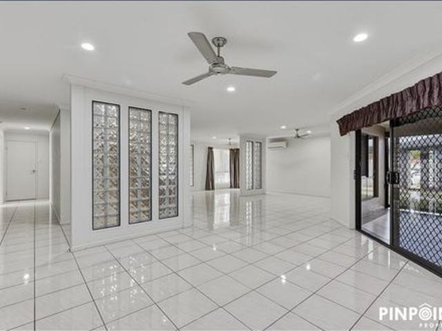 Room for the Whole Family Large Home, Shed & Semi Rural Lifestyle