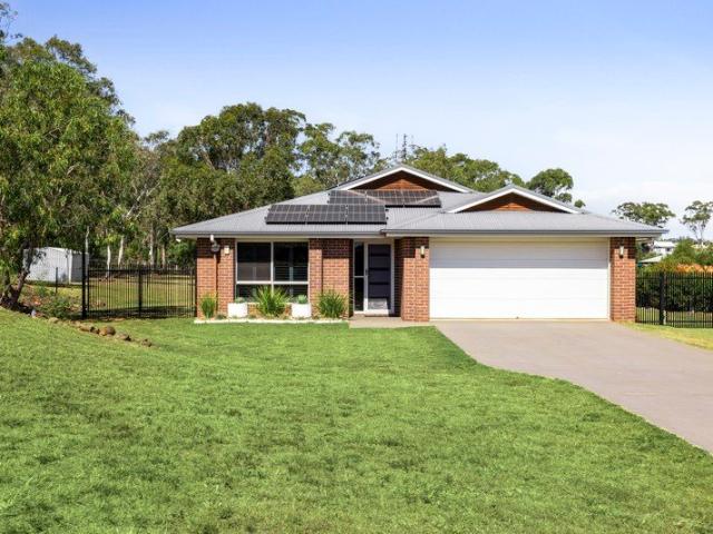 Huge 5 Bedroom With 2 Street Frontage