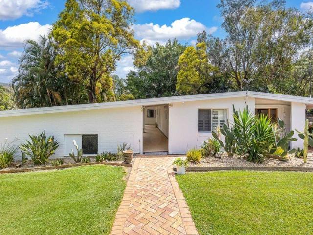 Room for Everyone and Everything â The Acreage Lifestyle You've Been Chasing