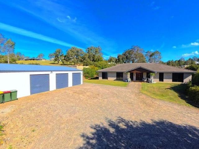 ROOM FOR EVERYONE & EVERYTHING GRAND FAMILY LIVING ON A SPRAWLING R5 ALLOTMENT