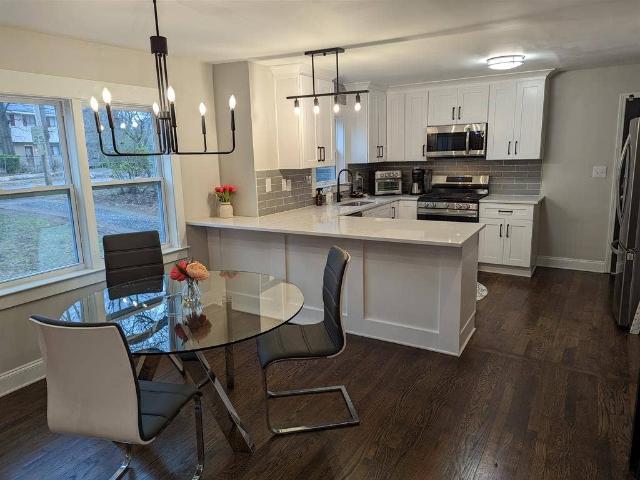 Room for Rent All female house
