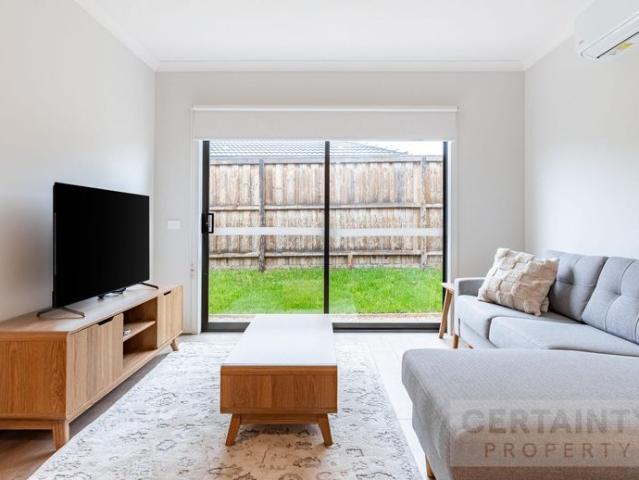 Room for Rent Beautifully Furnished & All Bills Included
