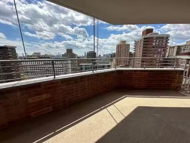 Room for rent in Murray Hill