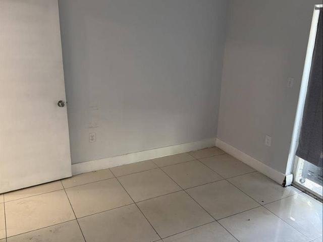 Room for Rent in Miamii