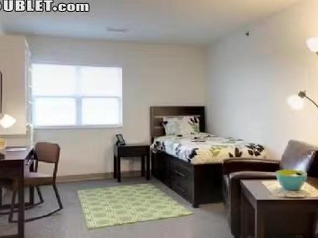 Room for rent in Moline