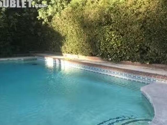 Room for rent in North Hills