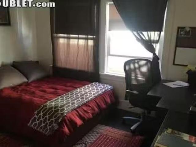 Room for rent in Oakland Suburbs North