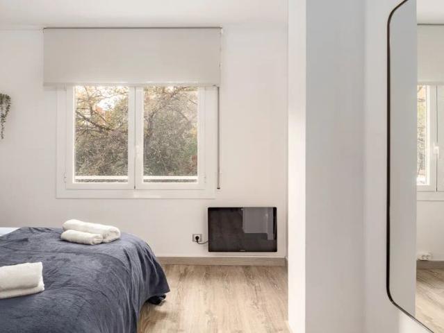 Room for rent in a 3 bedroom apartment in Sant Cugat del Vallès