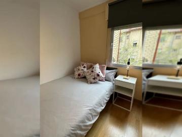 Room for rent in a 4 bedroom apartment in Carabanchel, Madrid