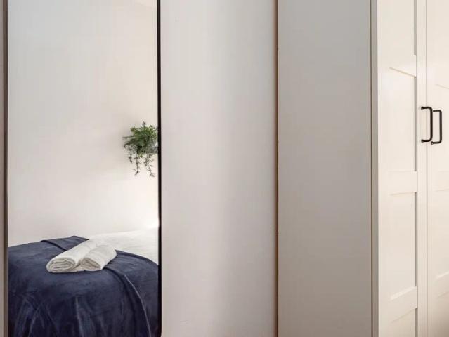 Room for rent in a 4 bedroom apartment in Sant Cugat del Vallès