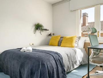 Room for rent in a 4 bedroom apartment in Sant Cugat del Vallès