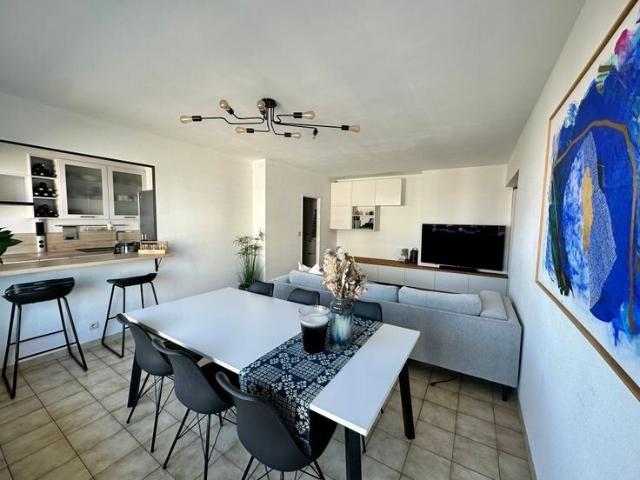 Room for rent in a modern shared apartment