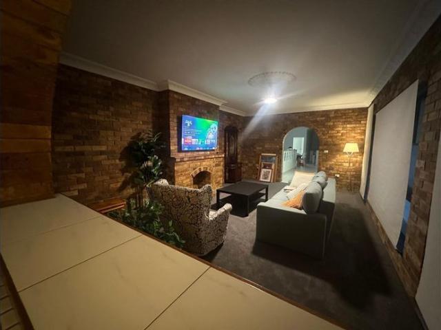 ROOM FOR RENT IN ASPLEY, BRISBANE – $390 PER WEEK ALL BILLS INCLUDED!