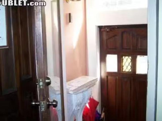 Room for rent in Charlestown
