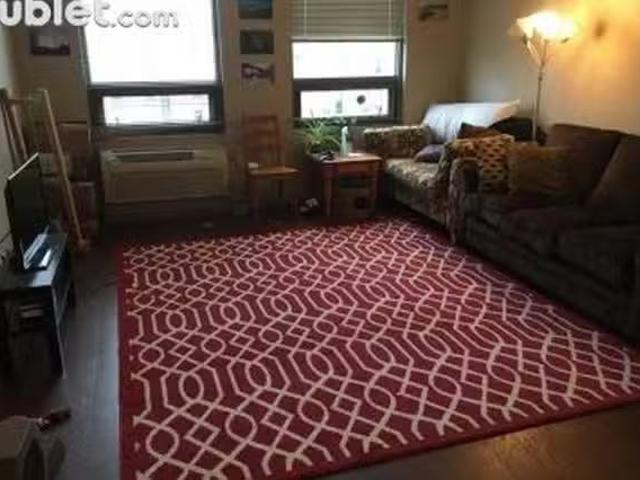 Room for rent in Chinatown