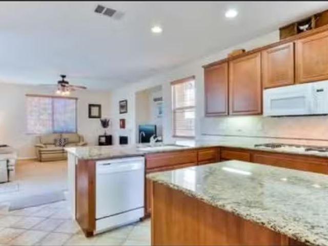 Room for rent in Corona