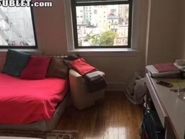 Room for rent in Elmhurst