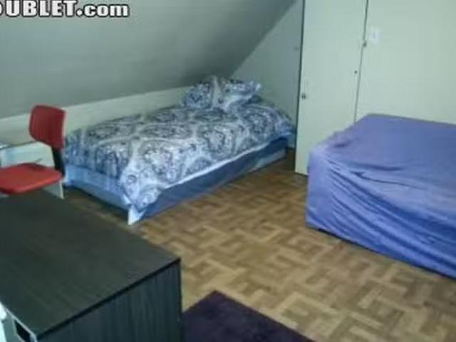 Room for rent in Elmhurst