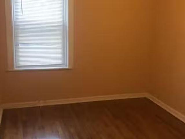 Room for rent in Englewood