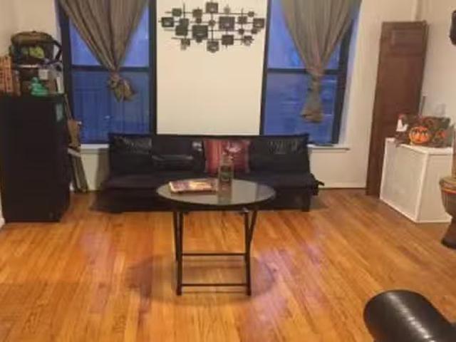 Room for rent in Harlem East