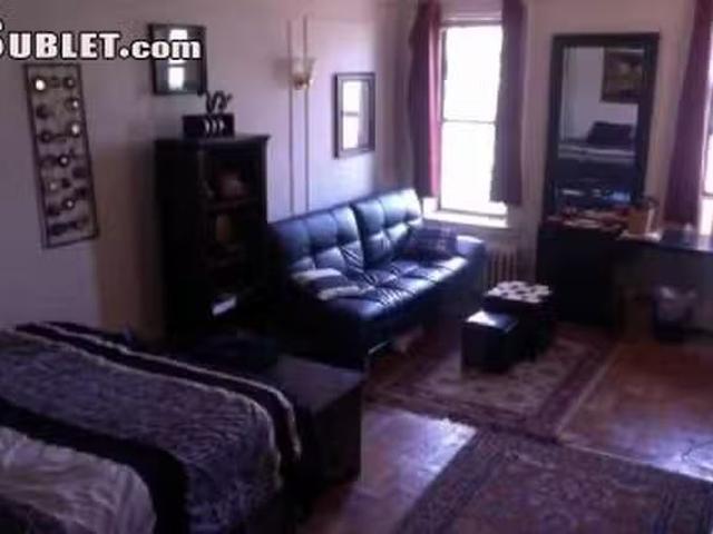 Room for rent in Inwood