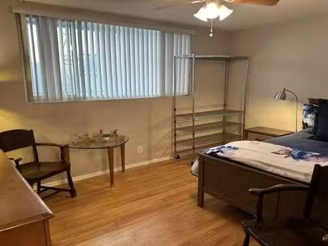 Room for rent in Koreatown
