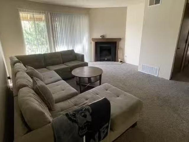 Room for rent in RENO
